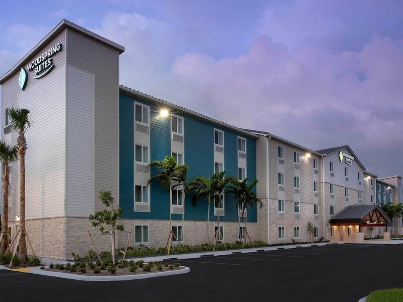 Гостиница WoodSpring Suites Fort Lauderdale