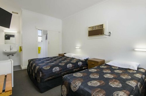 Гостиница Rest Motels Naracoorte в Наракурте