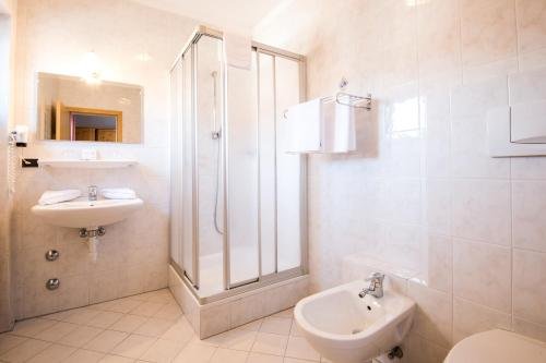 Фото Hotel Föhrenhof