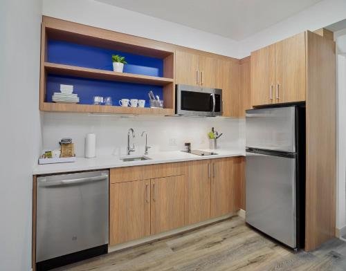 Фото Element Edmonton West