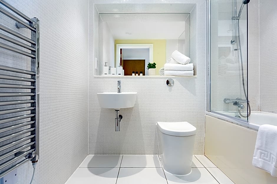 Фото Lanterns Court by BridgeStreet