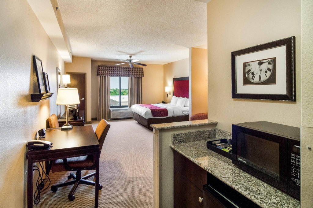 Фото Comfort Suites Dfw North/Grapevine