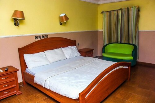 Отель Hi Point Hotel&Suites в Лагосе