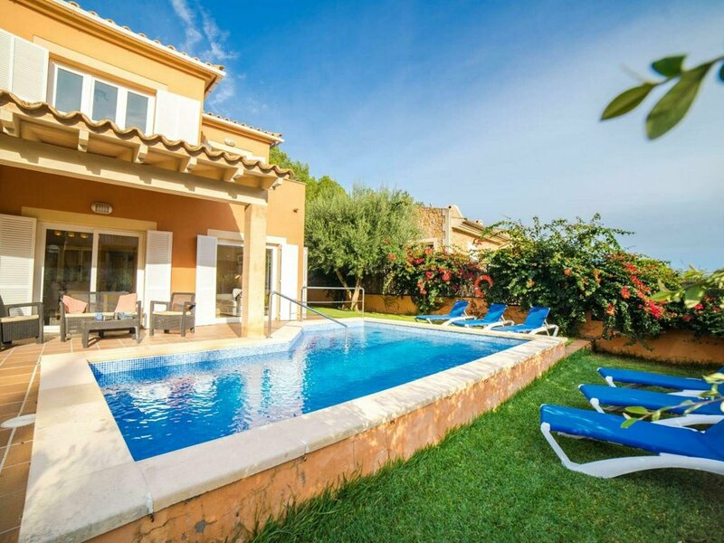Гостиница Spacious Villa in Alcudia Majorca with Private Pool