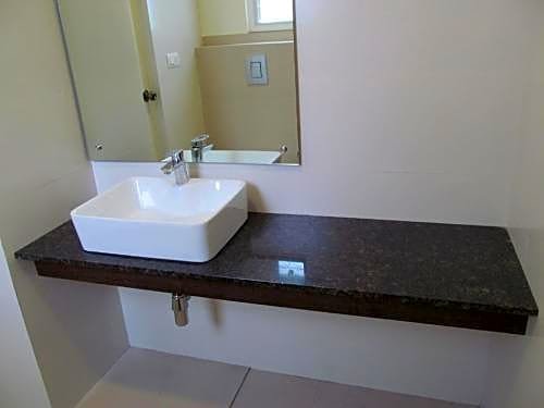 Фото Ixora Suites