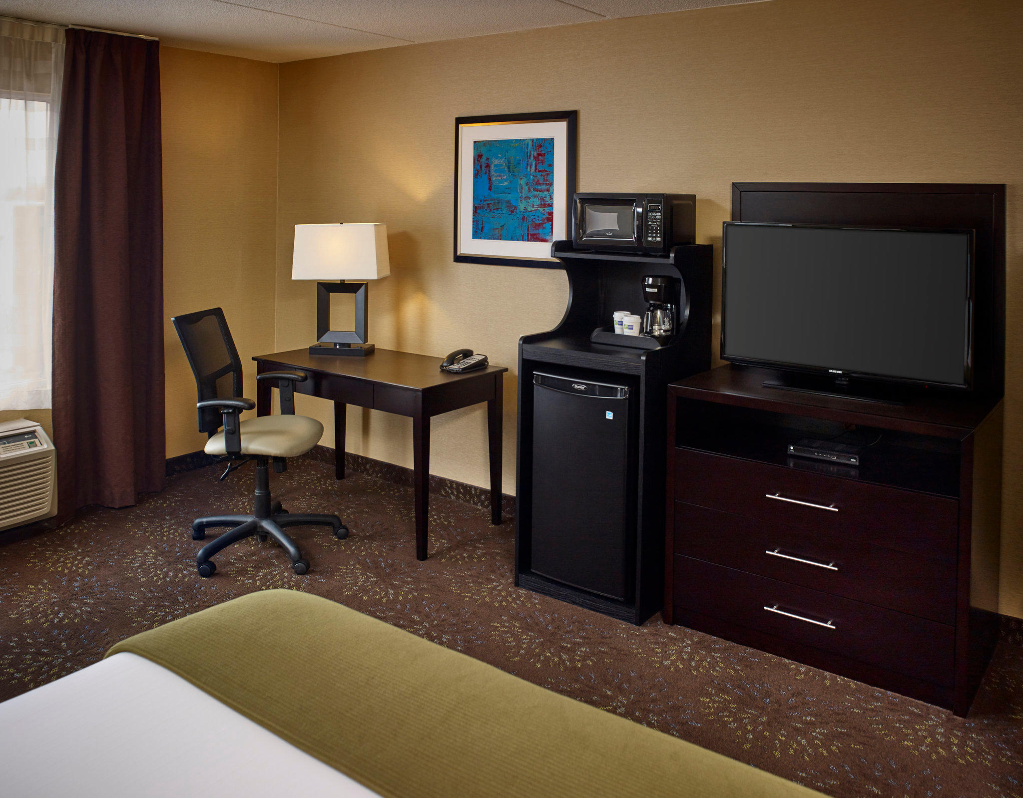 Фото Holiday Inn Express Hotel & Suites Timmins