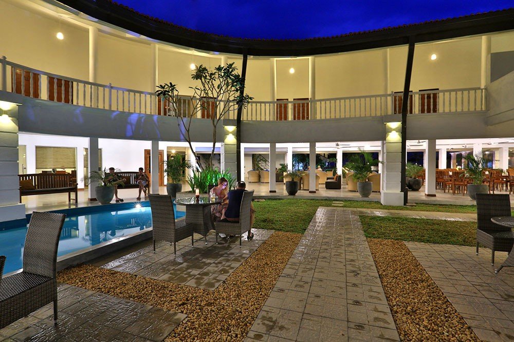 Фото Hibiscus Beach Hotel & Villas