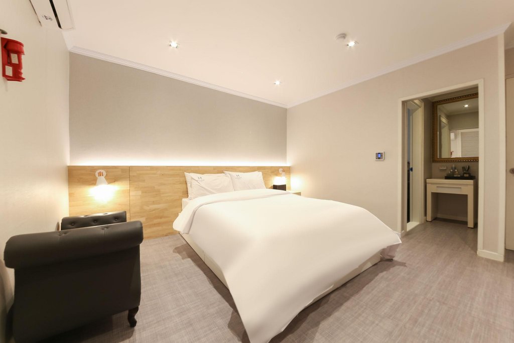 Фото W Lounge Hotel