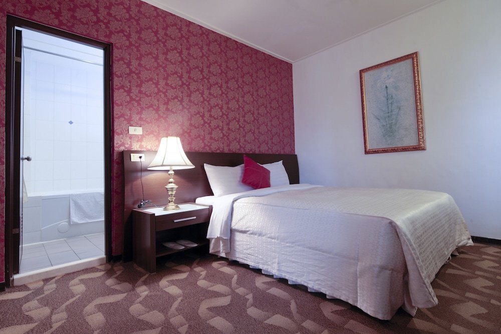 Фото Tainan First Hotel - Hostel