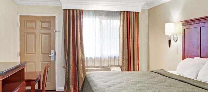 Фото Super 8 by Wyndham Cypress Buena Park Area