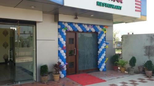 Фото Oyo 29689 Hotel Pramod