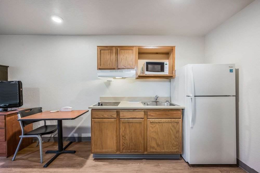 Фото WoodSpring Suites Montgomery