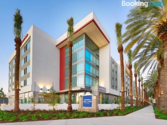 Фото Hampton Inn & Suites Anaheim Resort Convention Center