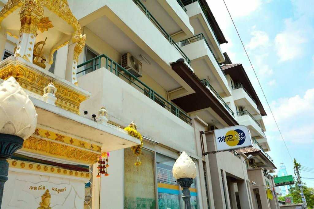 Hotel Modern Place, Bangkok, photo