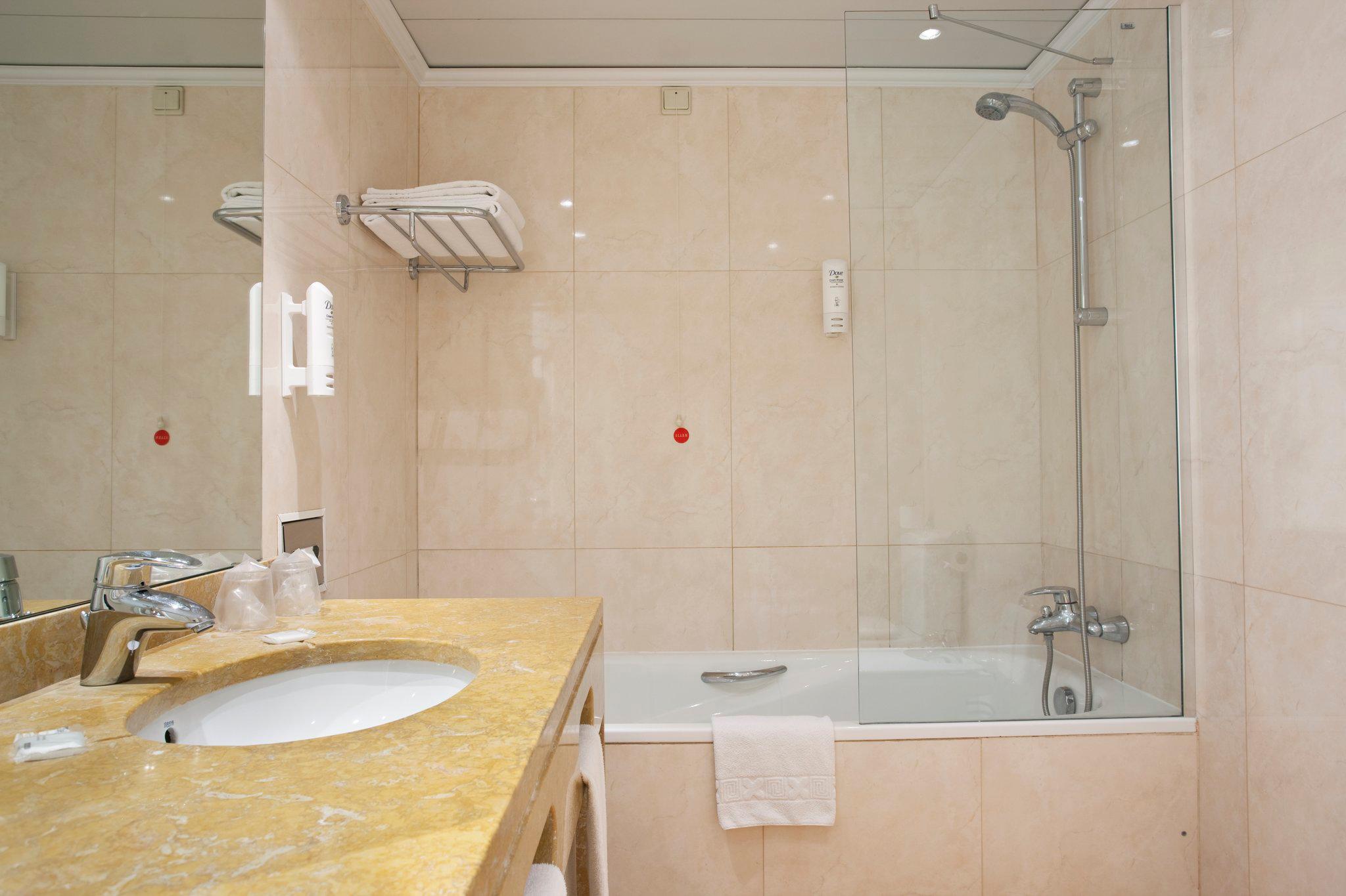 Фото Holiday Inn Lisbon