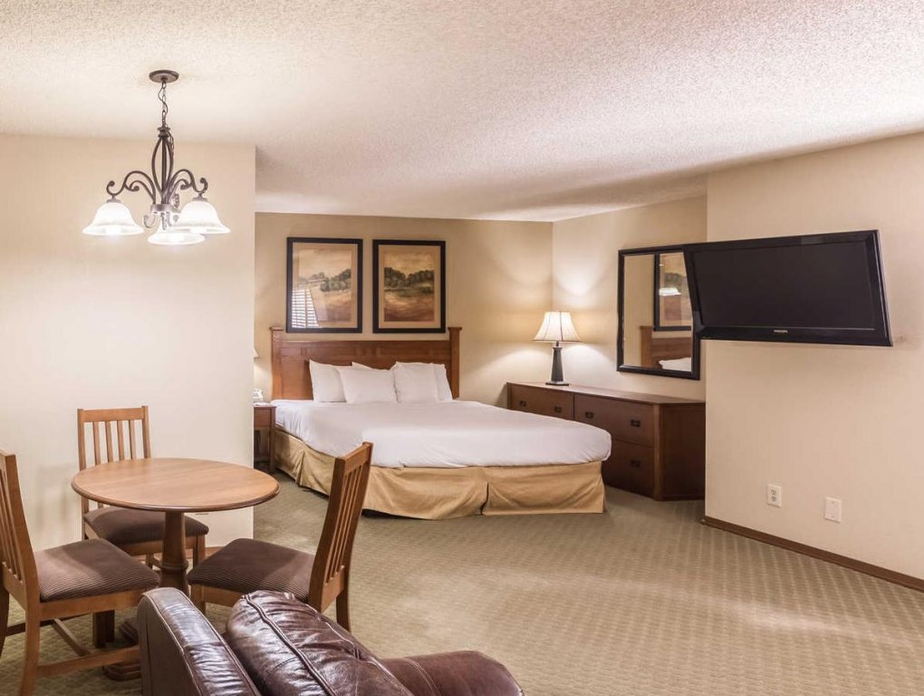 Фото Quality Inn & Suites Plano East - Richardson