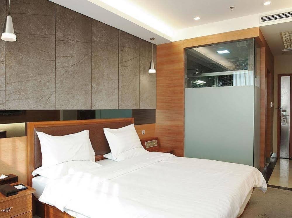 Фото Starway Hotel Hongqiao Junction Center Branch