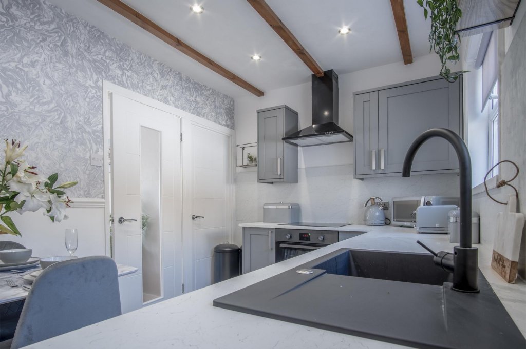 Фото Ivydene - 3 Bedroom Holiday Home - Tenby