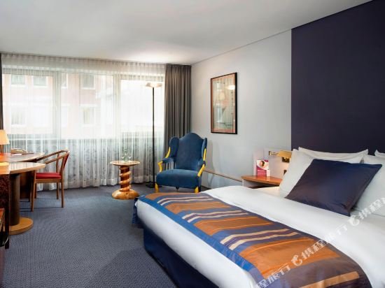 Фото DoubleTree by Hilton Hannover Schweizerhof