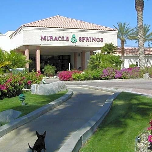 Гостиница Miracle Springs Resort & Spa в Дезерт-Хот-Спрингсе