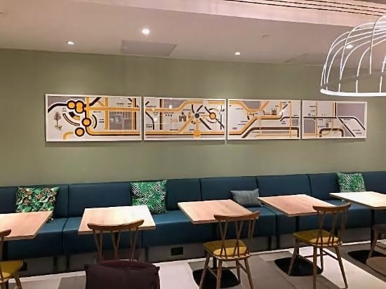 Фото Hampton by Hilton London Ealing