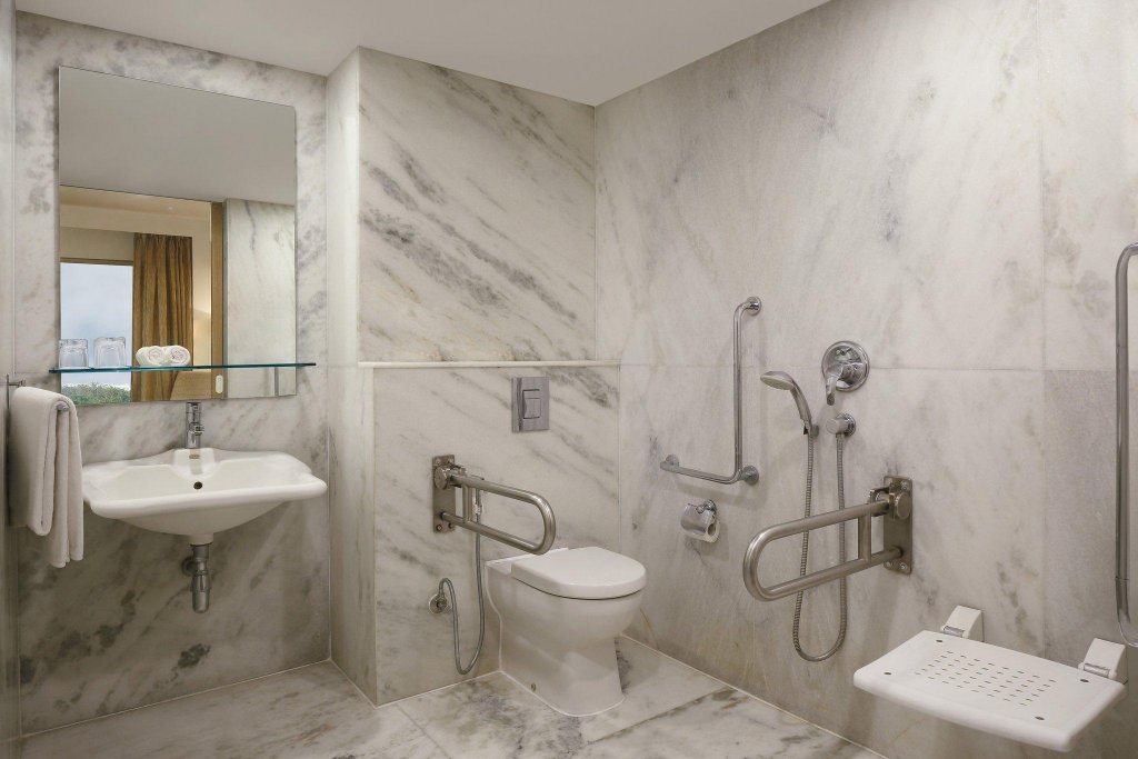 Фото Four Points by Sheraton Hotel & Serviced Apartments, Pune