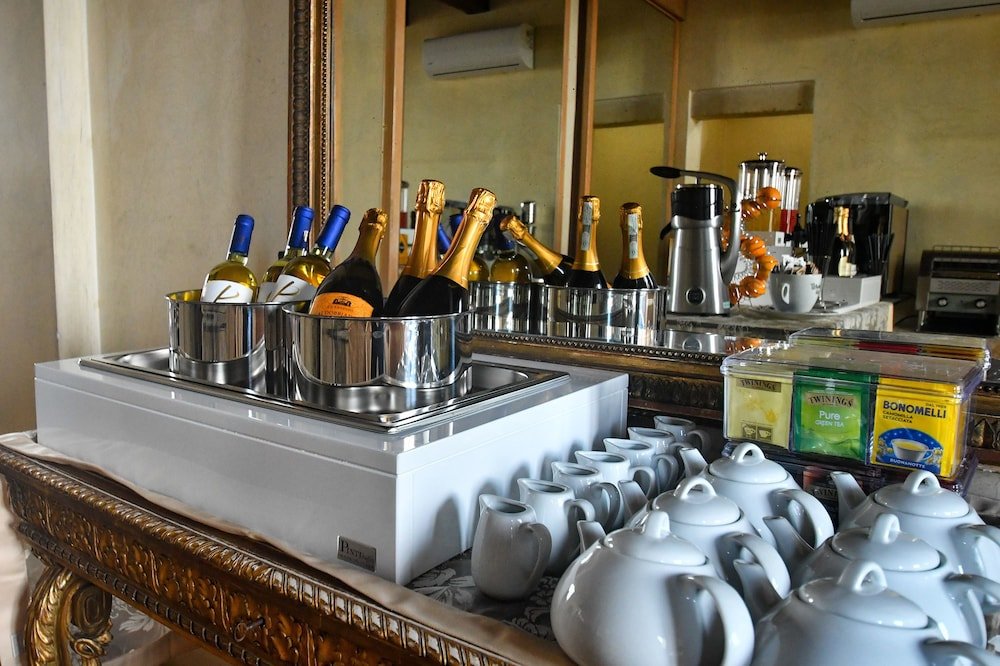 Фото Castello Castriota Scanderbeg Suites De Charme