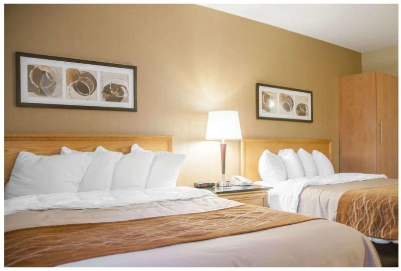 Фото Comfort Inn Brossard
