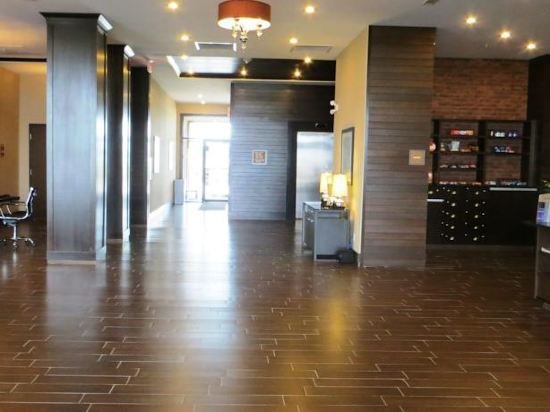 Фото Four Points by Sheraton Edmonton International Airport