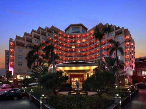 Гостиница Sanya Golden Phoenix Sea View Hotel в Санье