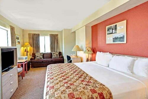 Внешний вид отеля Ramada by Wyndham Anchorage Downtown в Анкоридже, фото 4