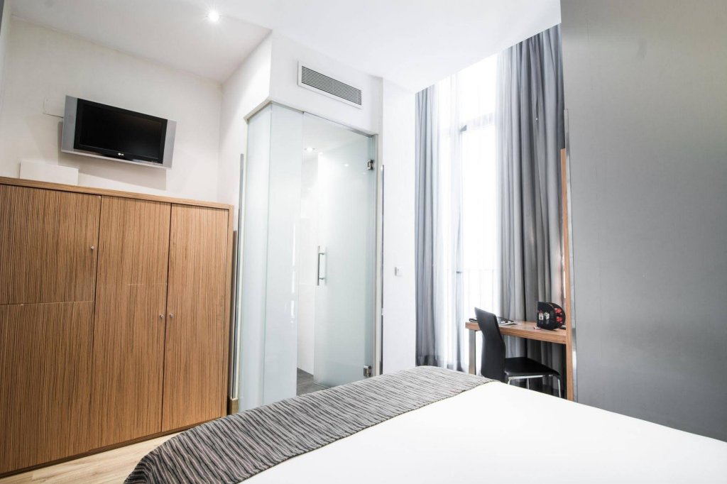 Фото Petit Palace Plaza del Carmen