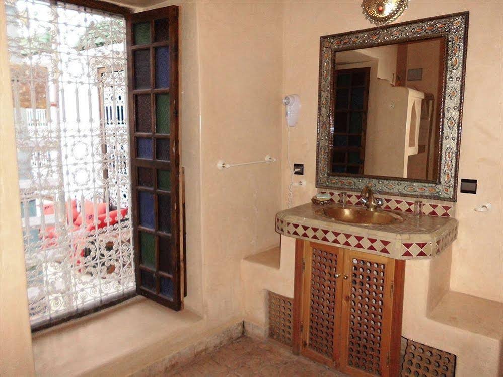 Фото Riad Bibtia