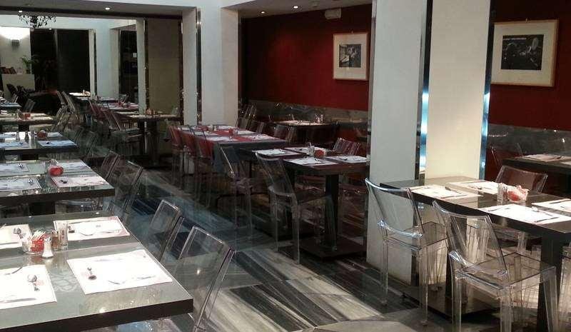 Фото Petit Palace Plaza de la Reina