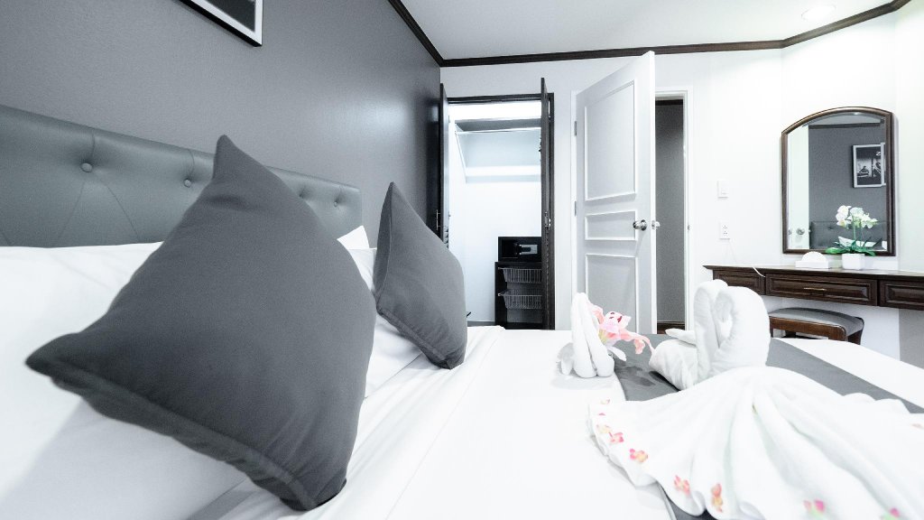 Фото Yellow Ribbon Hills Boutique Suites