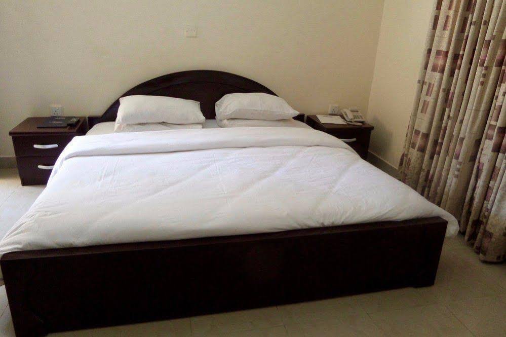 Фото Aes Luxury Apartments