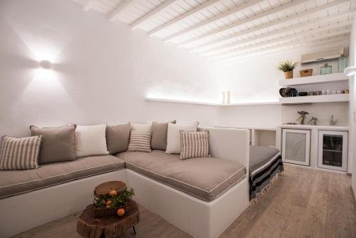 Фото Mykonian Studios