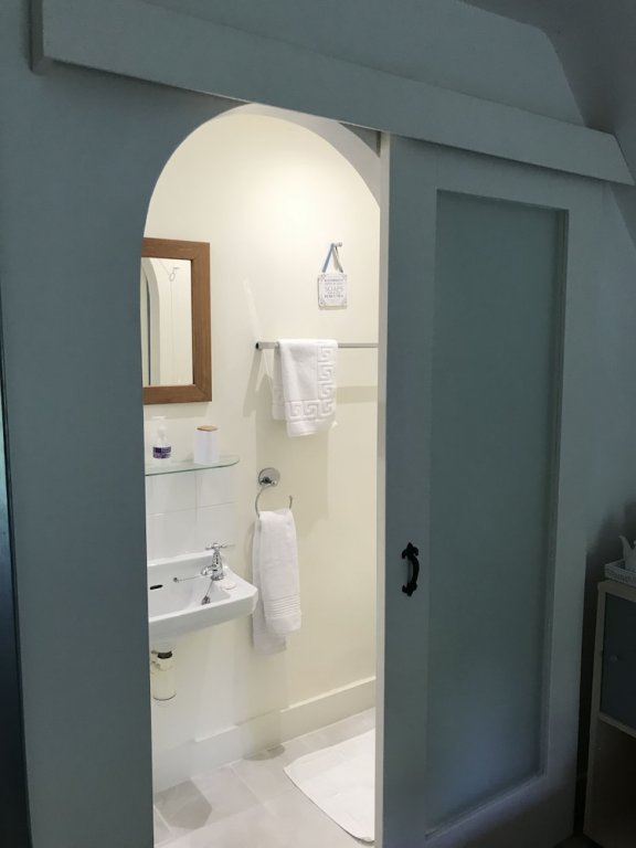 Фото Pigeon House Cottage B&b