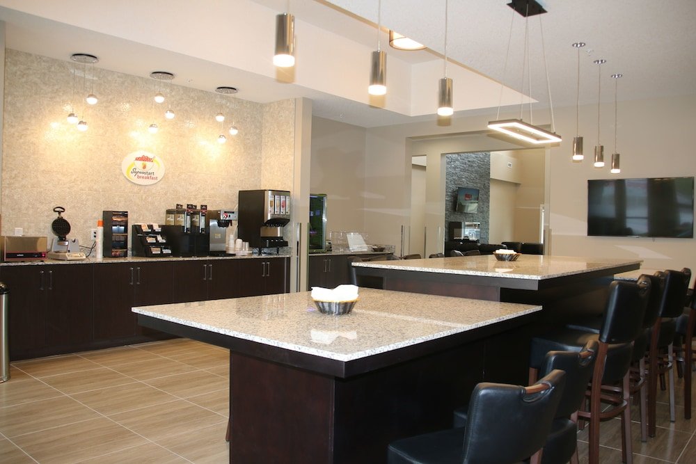 Фото Super 8 by Wyndham Canmore