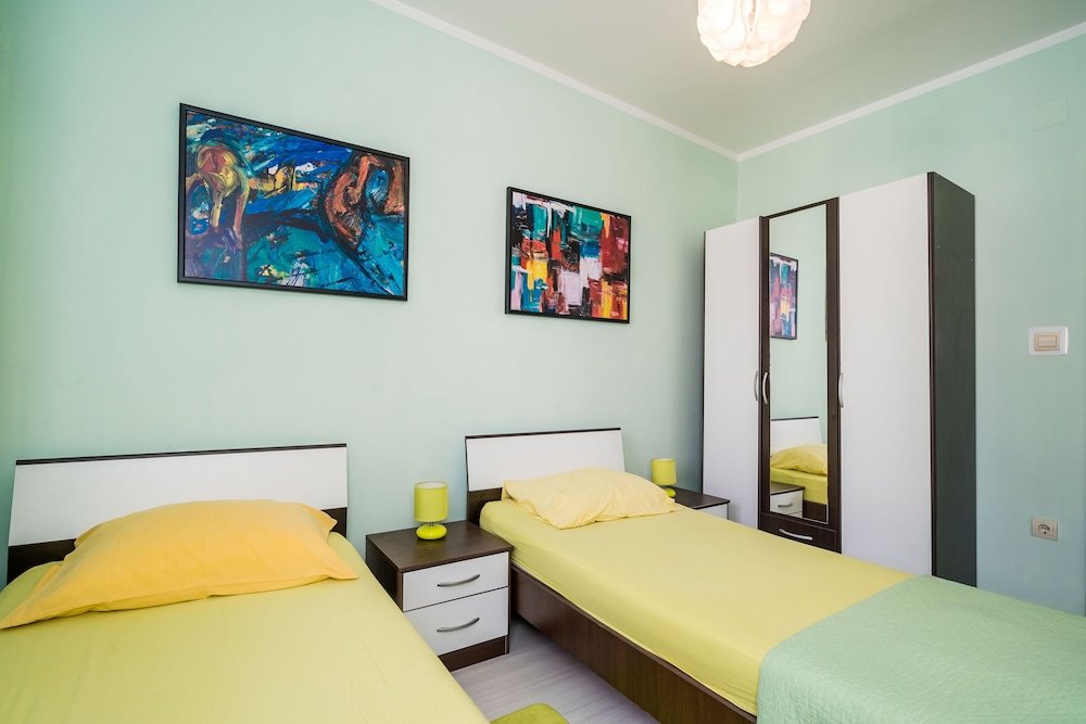 Фото Apartments Ljubimir