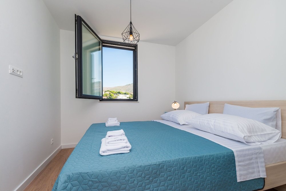 Фото Apartments Ljubimir