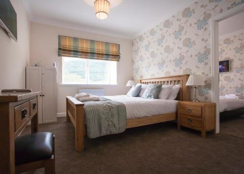 Фото Lochside Guest House