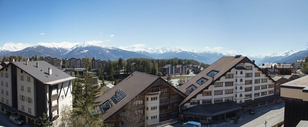 Hotel L’Eperon Center Crans wonderful view, Valais, photo