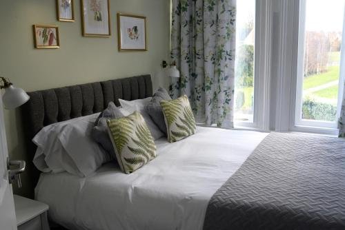 Фото The Milford Arms