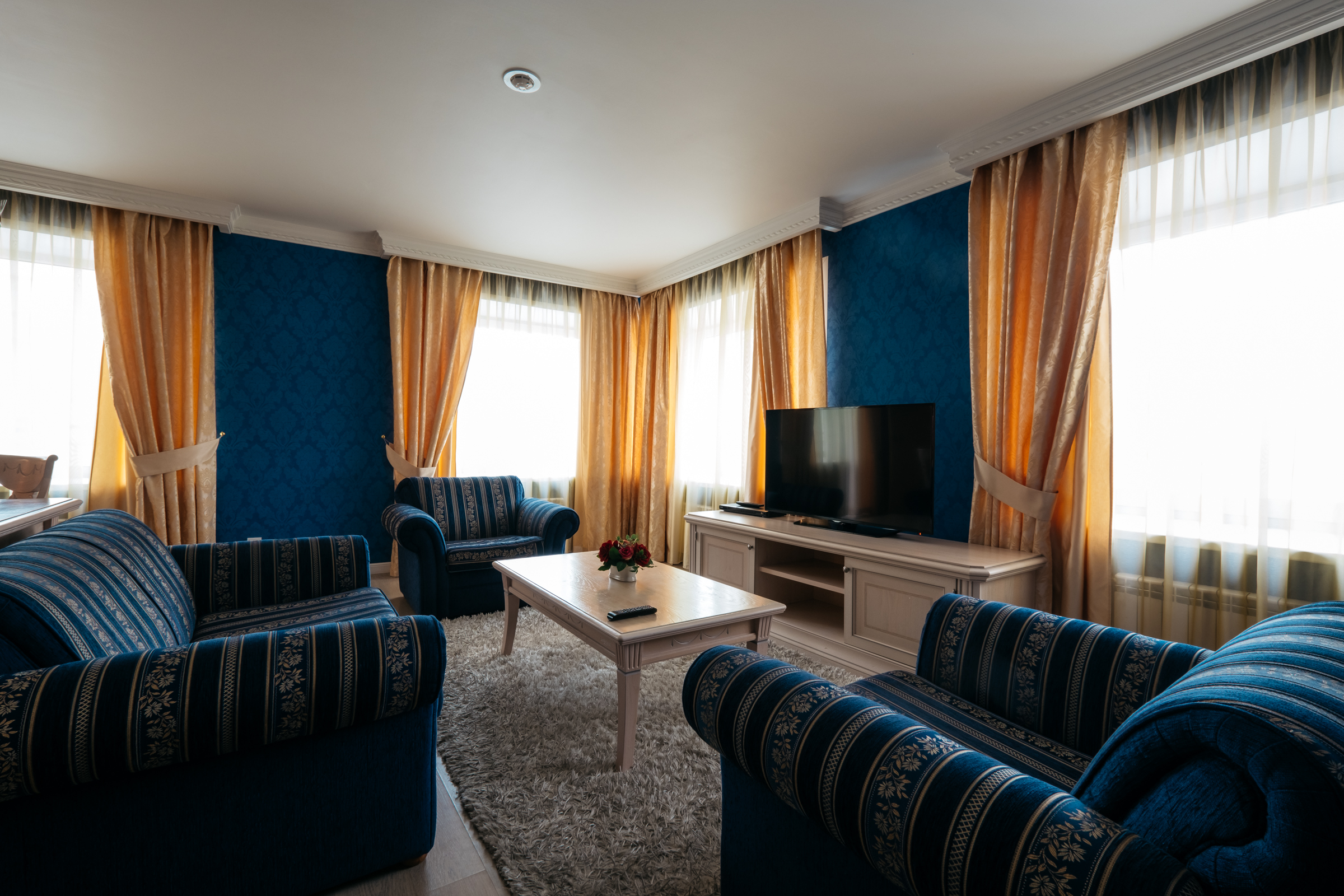 Фото Гранд Авеню by Usta Hotels