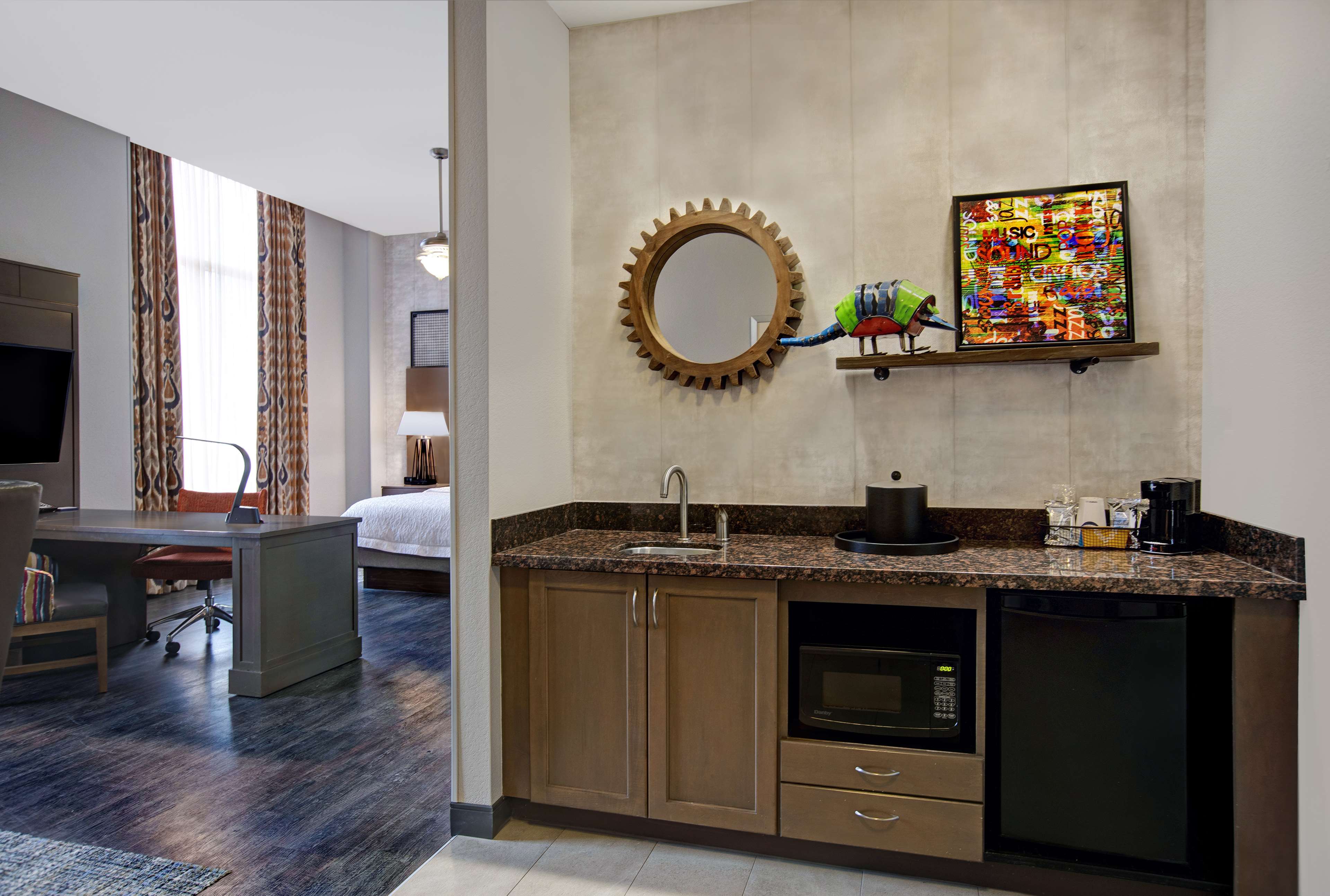 Фото Hilton Garden Inn Austin University Capitol District