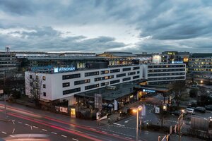 отель Wyndham Stuttgart Airport Messe