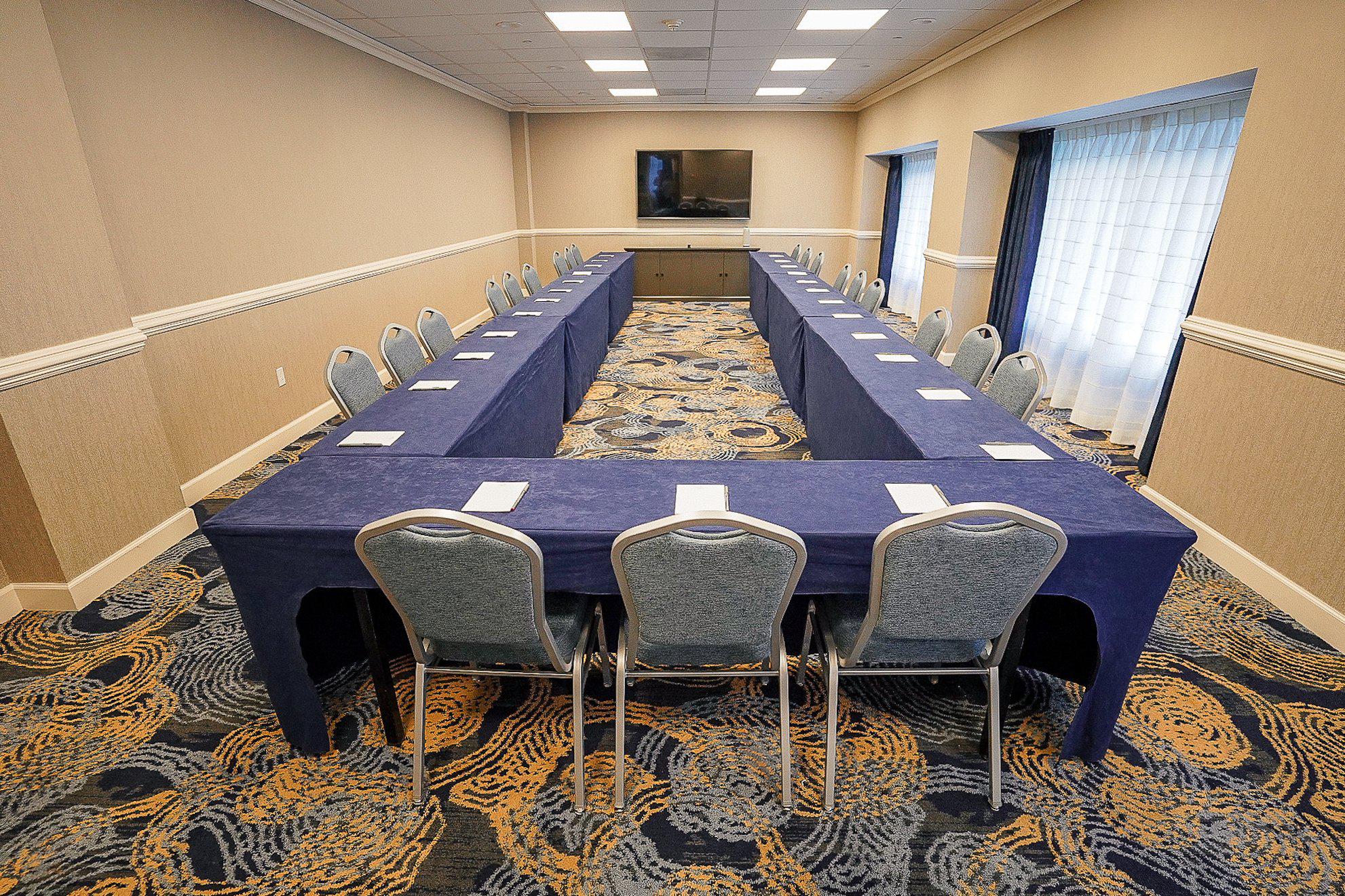 Фото Crowne Plaza Cleveland at Playhouse Square, an Ihg Hotel