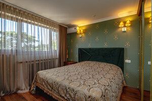 Boulevard (Ялта, Загородная улица, 4), hotel