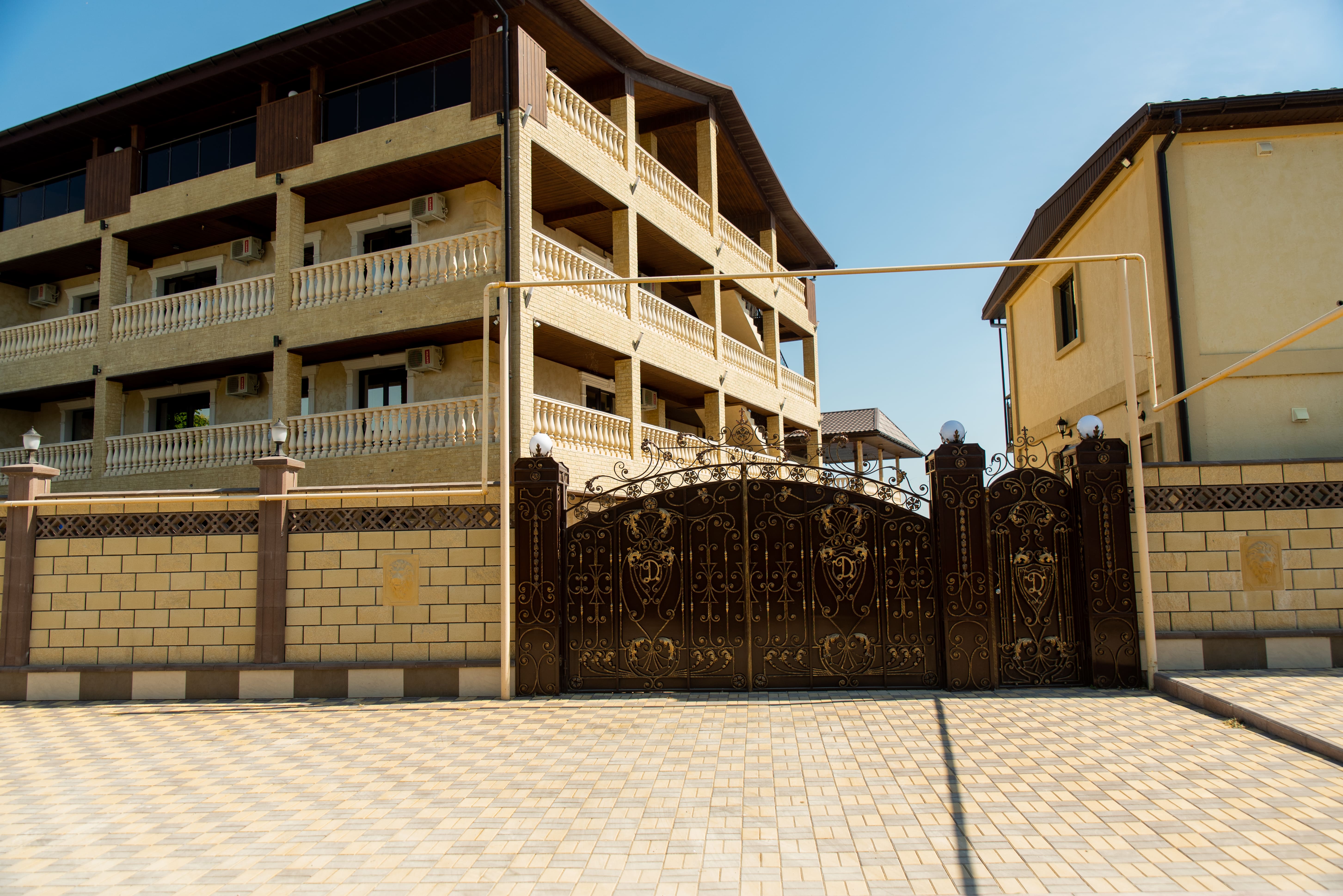 Фото отеля 1